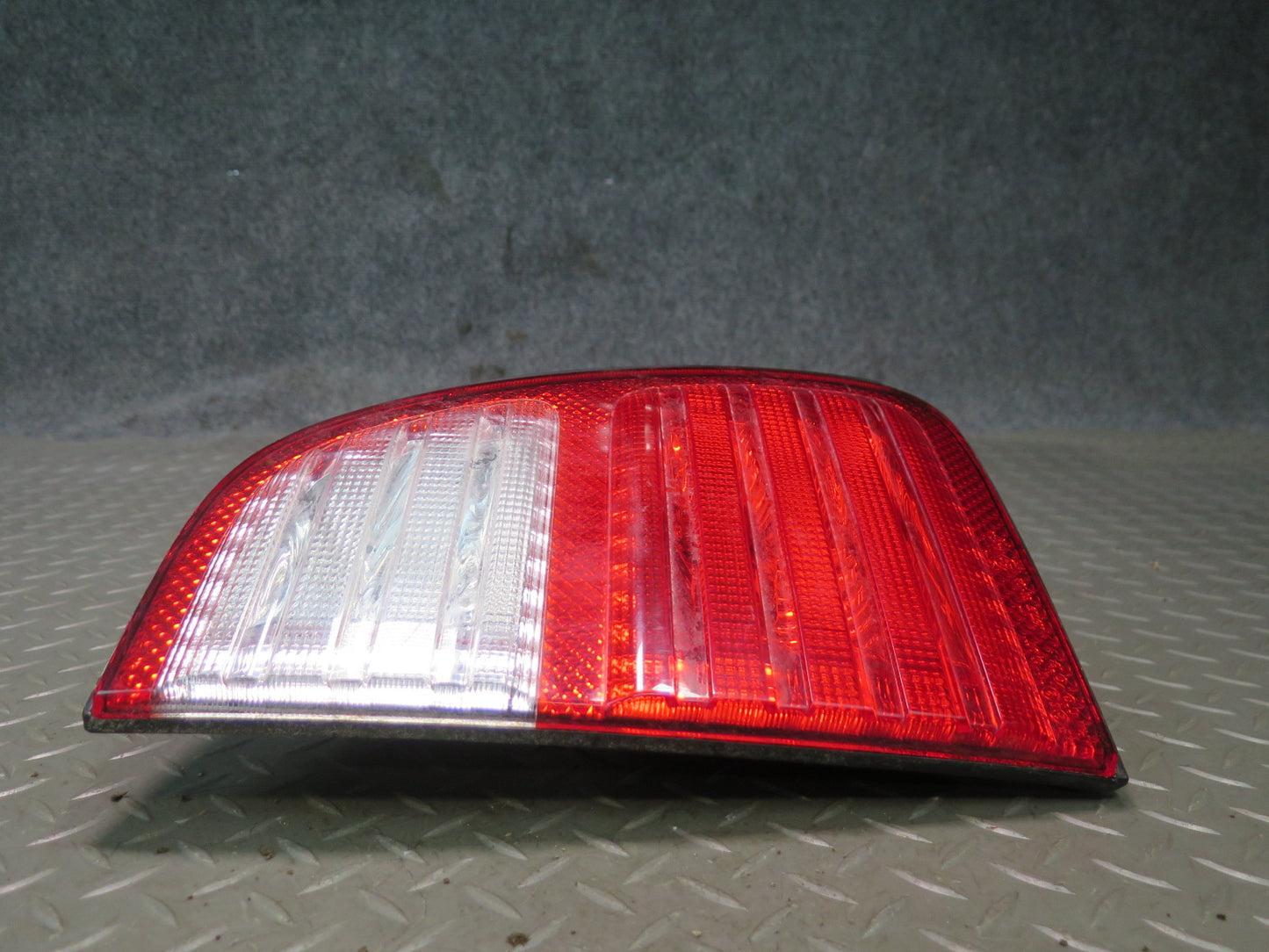 2003-2007 Lexus UZJ100L LX470 Rear Left Trunk Lid Inner Tail Light Lamp