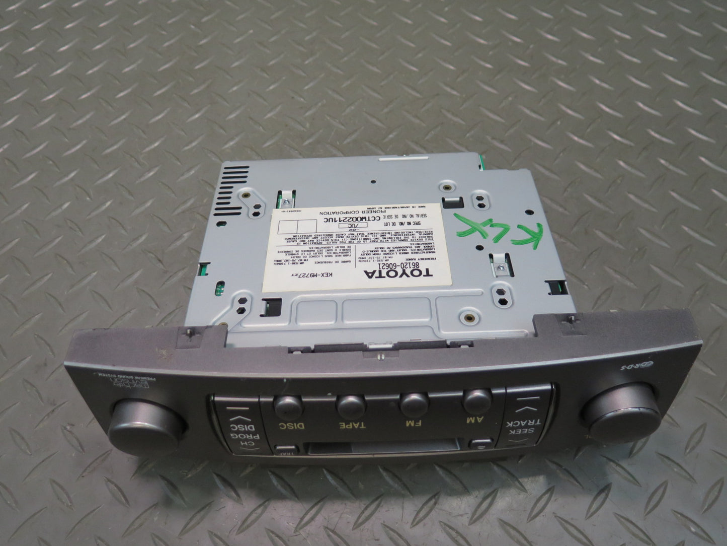 2003-2004 Lexus UZJ100L LX470 Car Stereo Radio Cassette Player 86120-60621