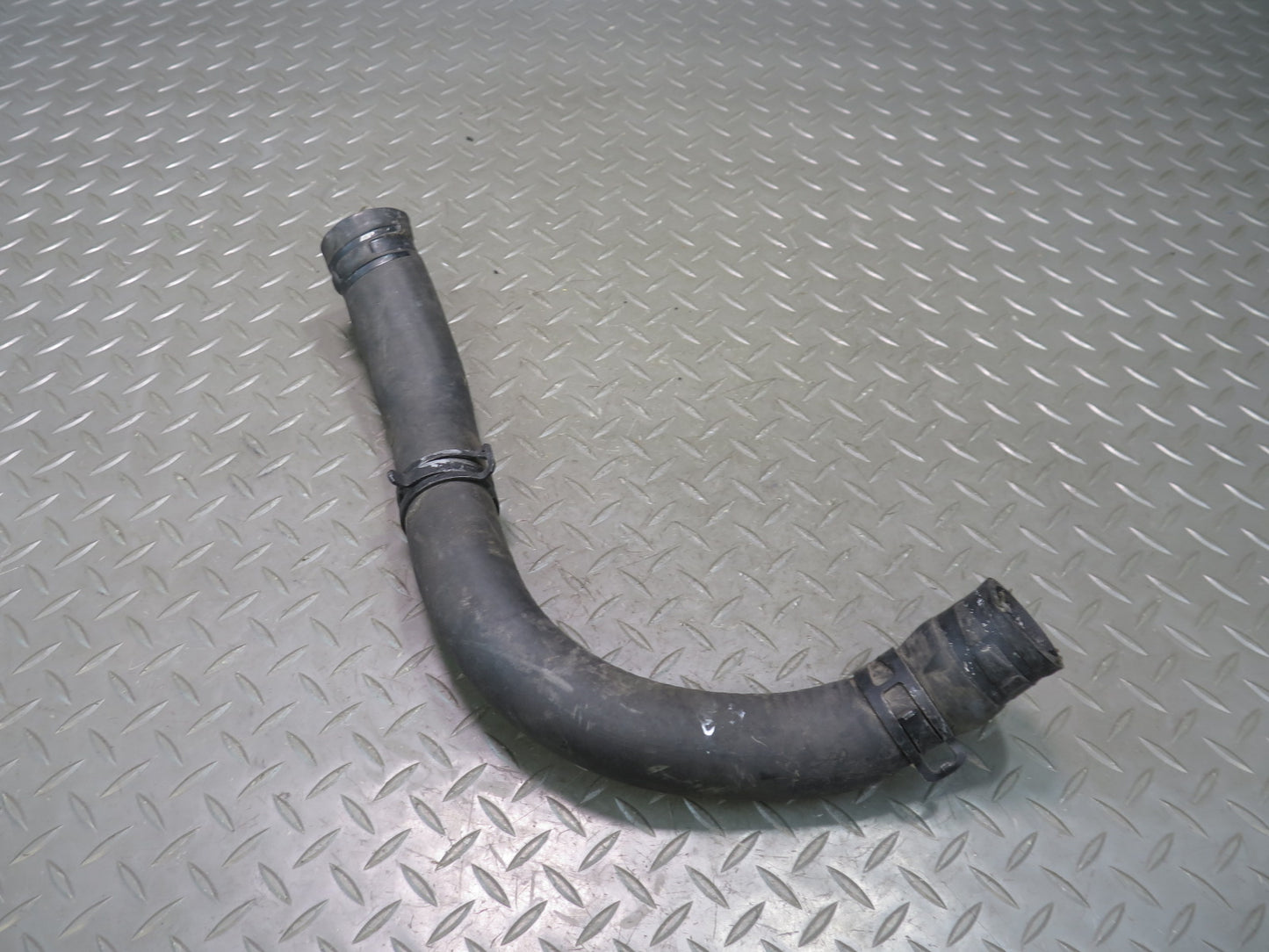 2004-2009 Cadillac XLR 4.6L V8 Engine Coolant Water Pipe Line Hose Tube