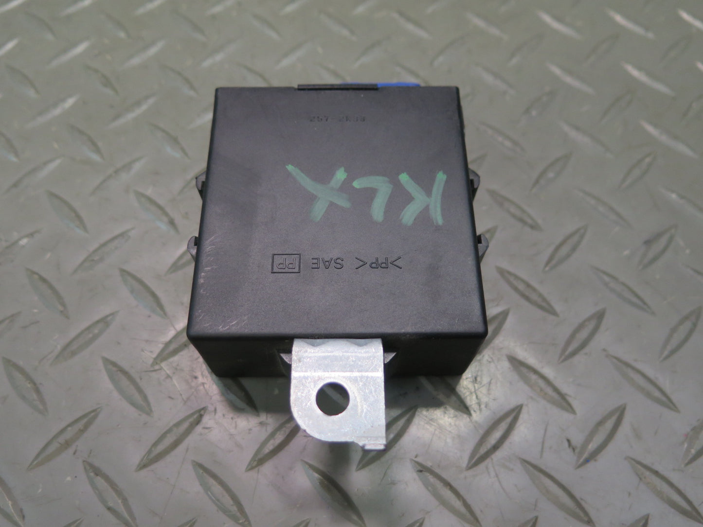 2003-2007 Lexus UZJ100L LX470 Windshield Wiper Control Module 85943-60030