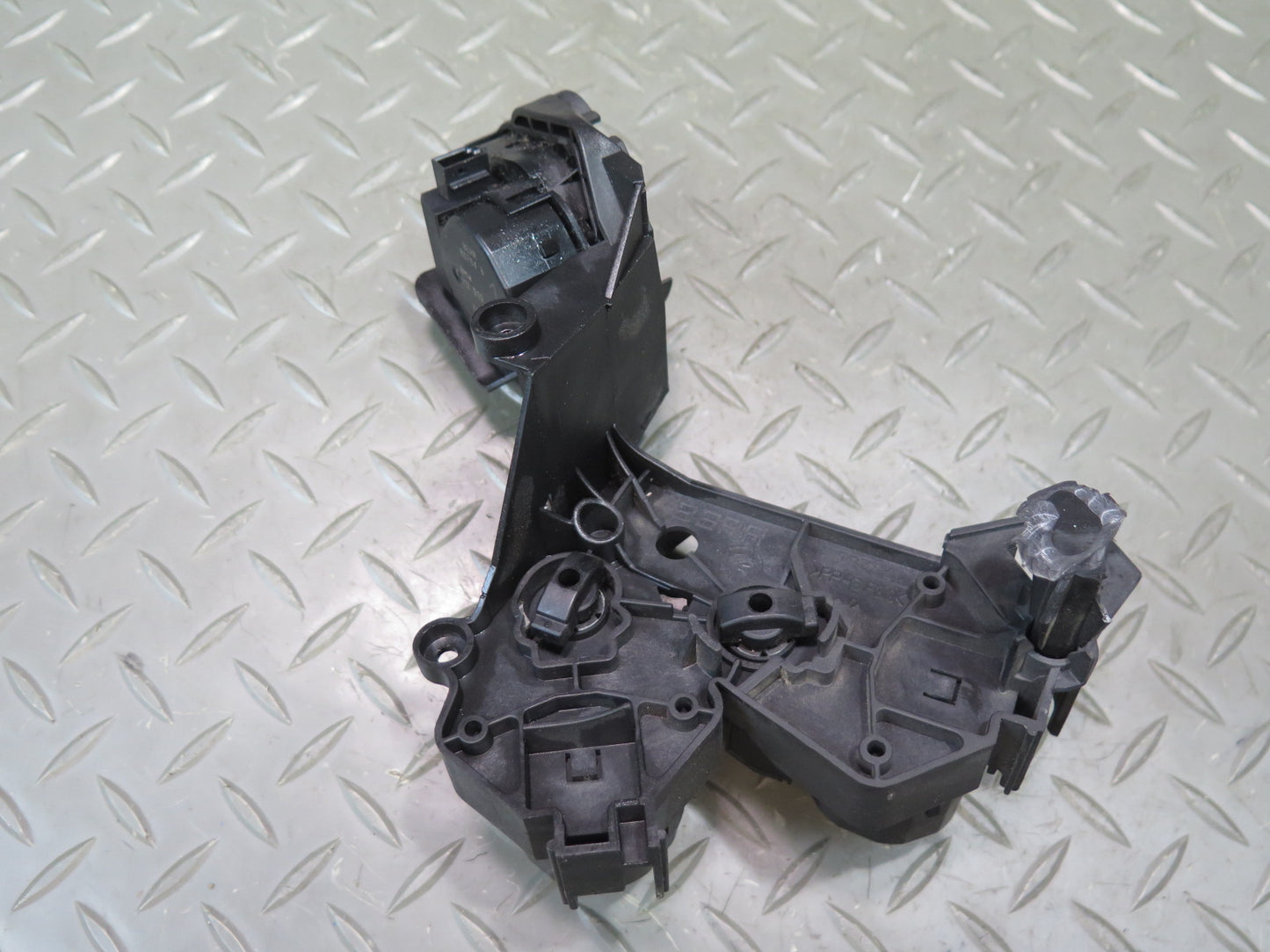 2001-2006 BMW E46 M3 3-SERIES A/C Heater Flap Door Actuator Bracket Set