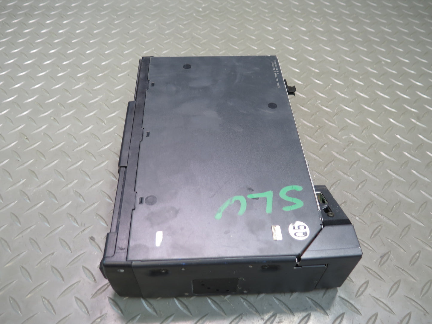 94-02 Mercedes R129 SL CD Changer Player w Magazine 0028207989 OEM