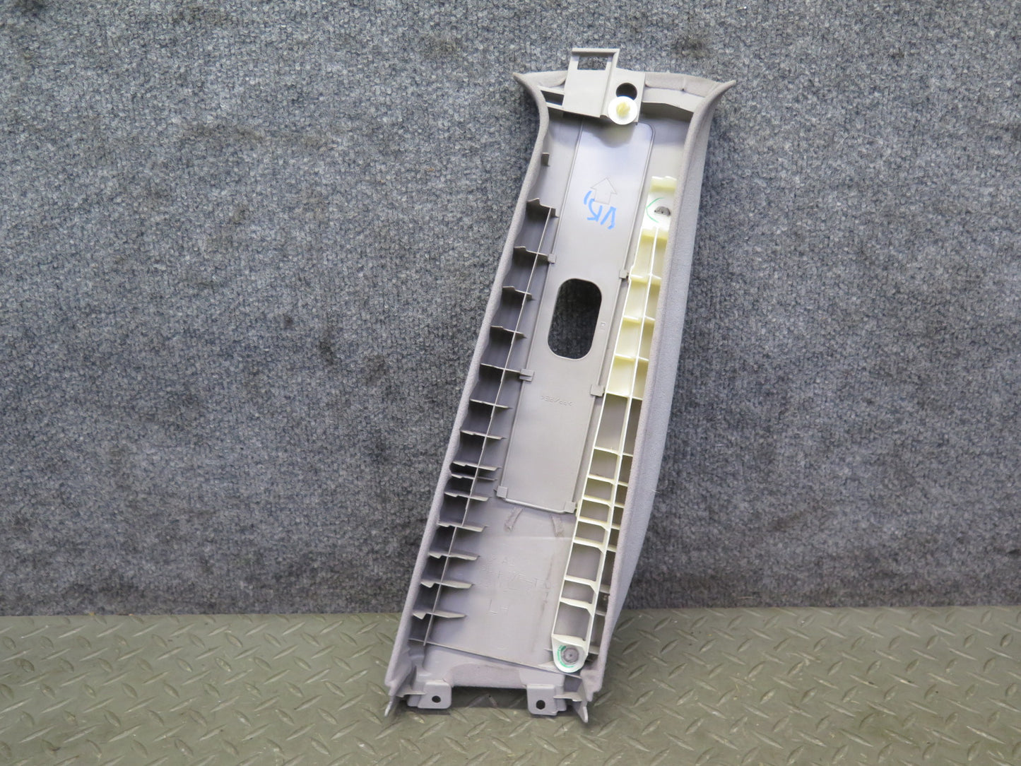 03-05 Lexus JCE10L IS300 Set of 2 Center B Pillar Upper Trim Cover Panel OEM