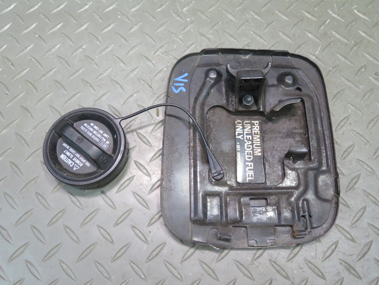 01-05 Lexus JCE10L IS300 Sedan Fuel Tank Filler Door Lid Cover Gray w Cap OEM
