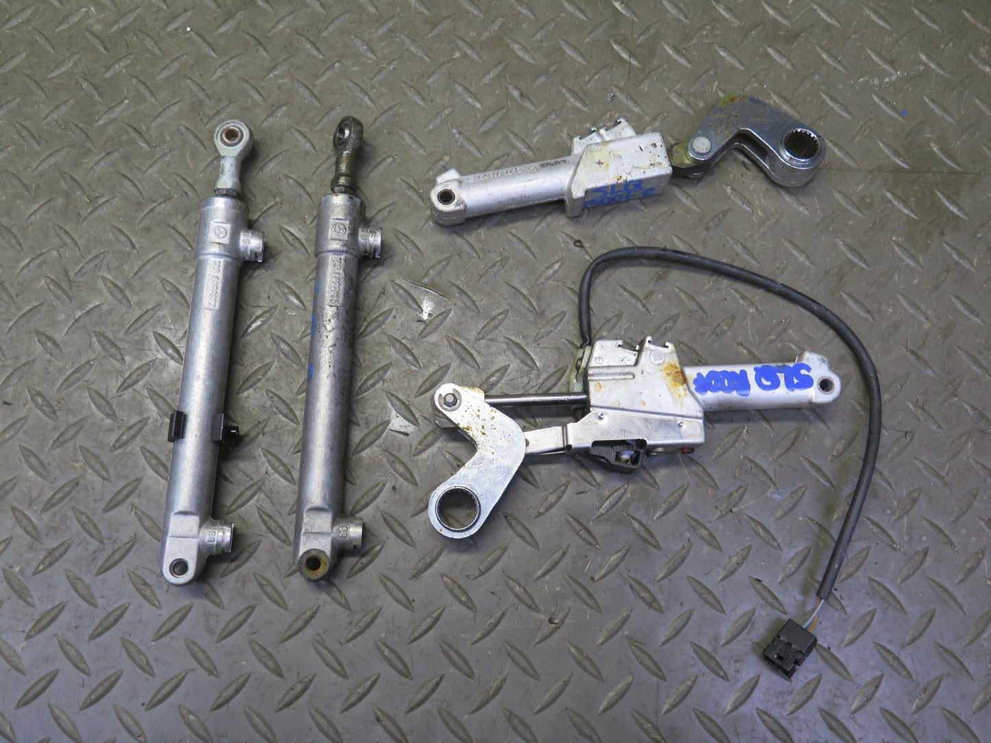 96-02 Mercedes R129 SL Convertible TOP Roof Hydraulic Cylinder Valve Block Set