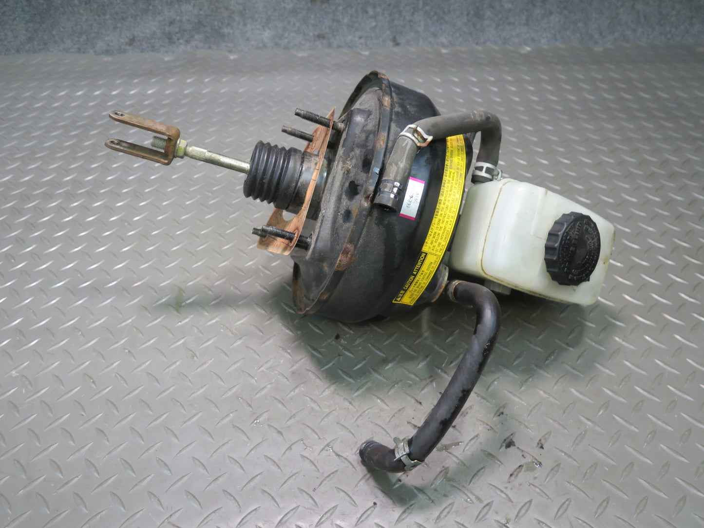 02-05 Lexus JCE10L IS300 Brake Master Cylinder Booster Fluid Reservoir OEM