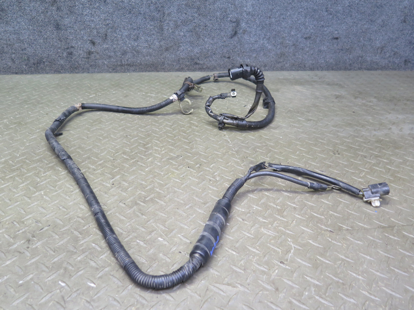 2003-2004 Lexus UZJ100L LX470 Alternator Generator Wire Wiring Harness