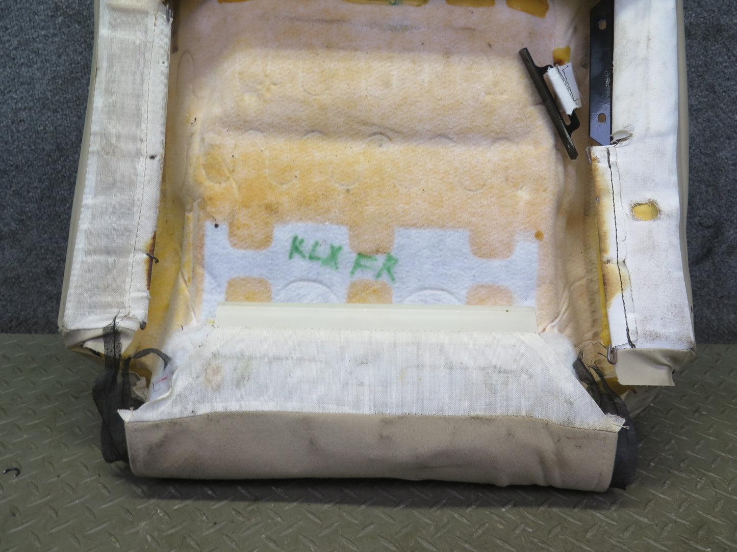 2003-2007 Lexus UZJ100L LX470 Front Right Seat Upper Leather Cushion Ivory
