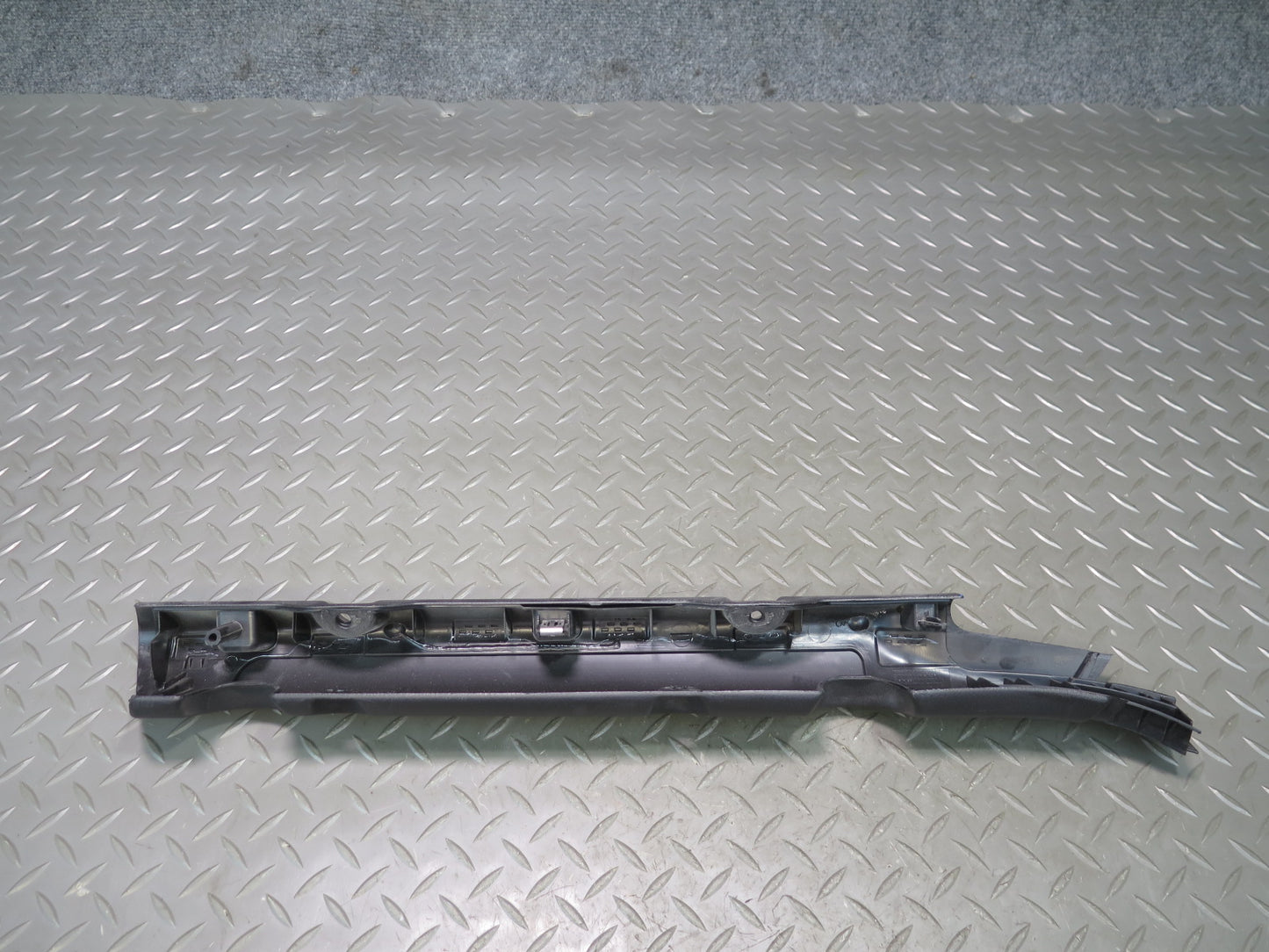 18-23 Jeep Wrangler JL Set of 2 Rear Roll Bar Trim Cover Panel OEM