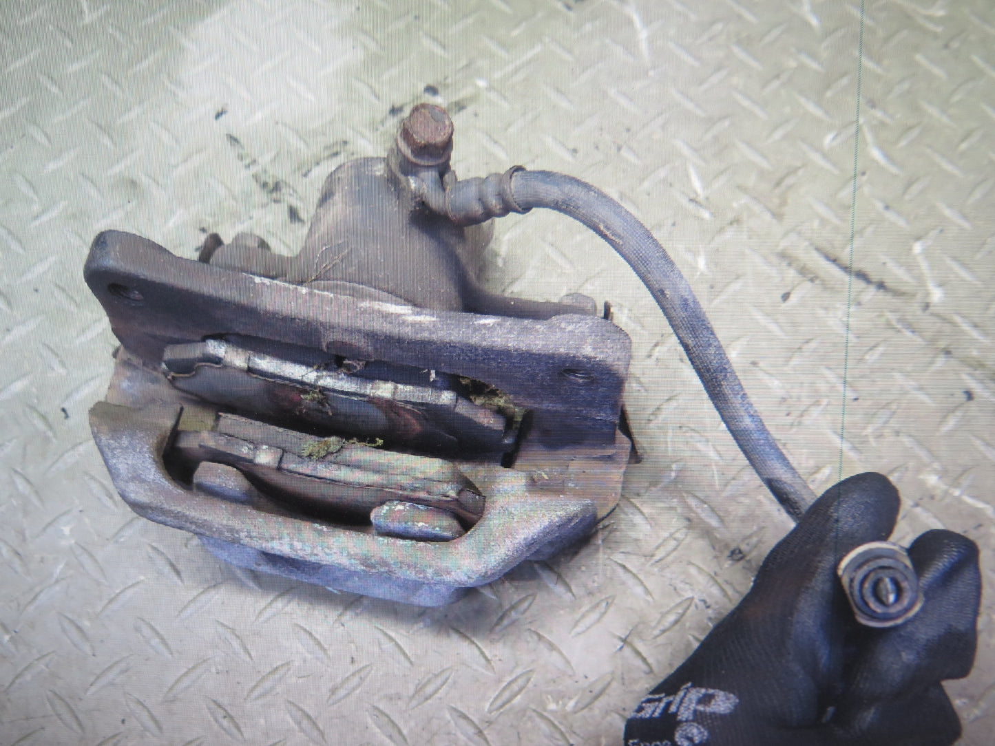 2003-2007 Lexus UZJ100L LX470 AWD Rear Left & Right Brake Caliper Set of 2