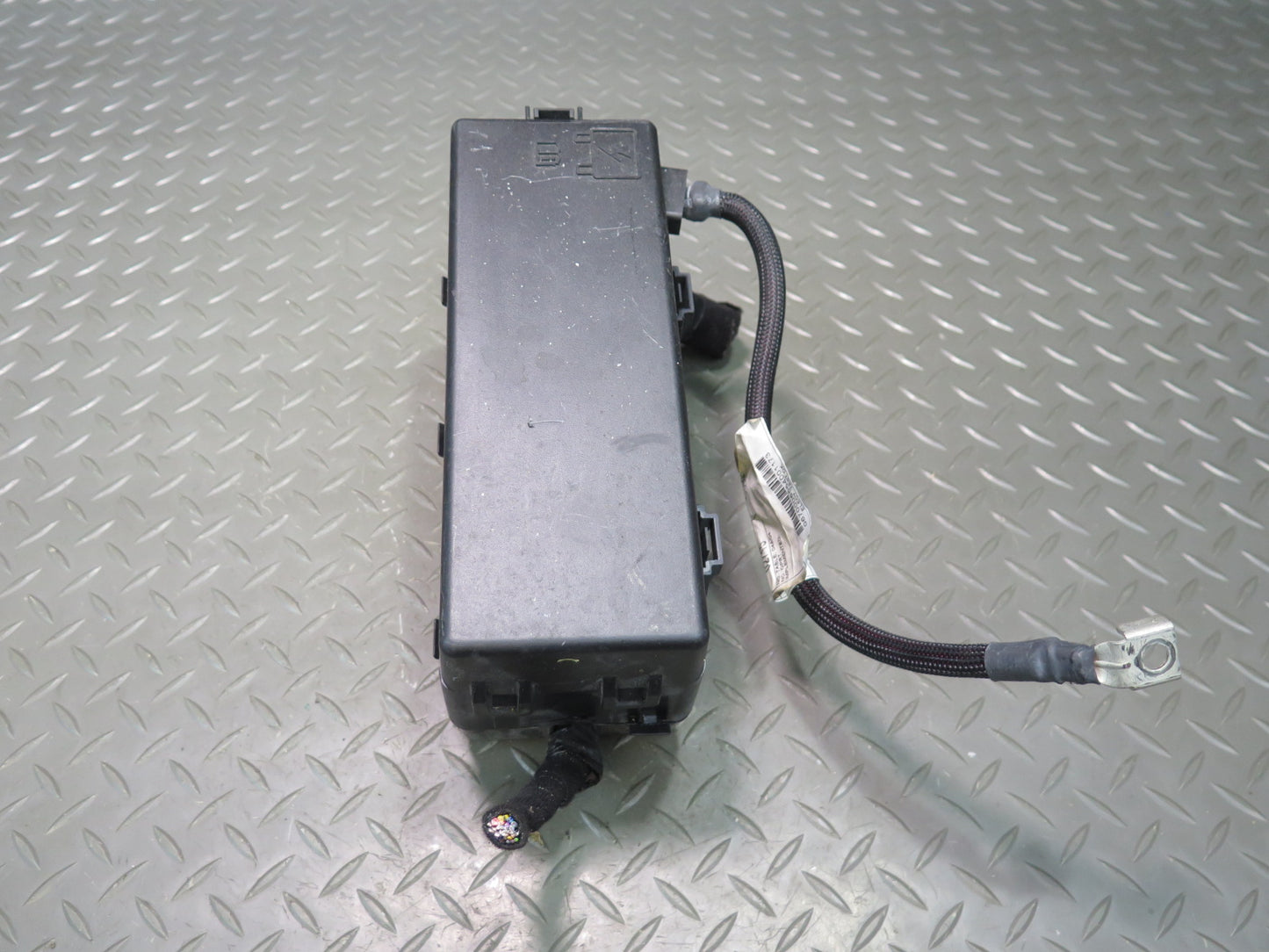 2014-2017 Maserati Ghibli M157 SQ4 Rear Power Distribution Fuse Relay Box