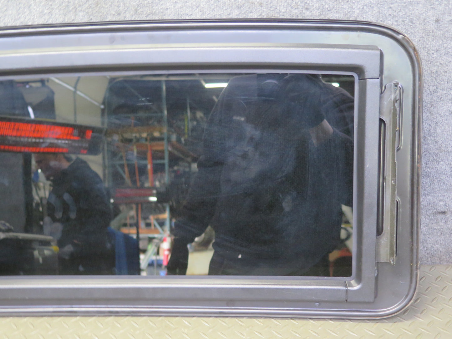 01-05 Lexus JCE10L IS300 Sunroof Moonroof Glass Window Panel OEM
