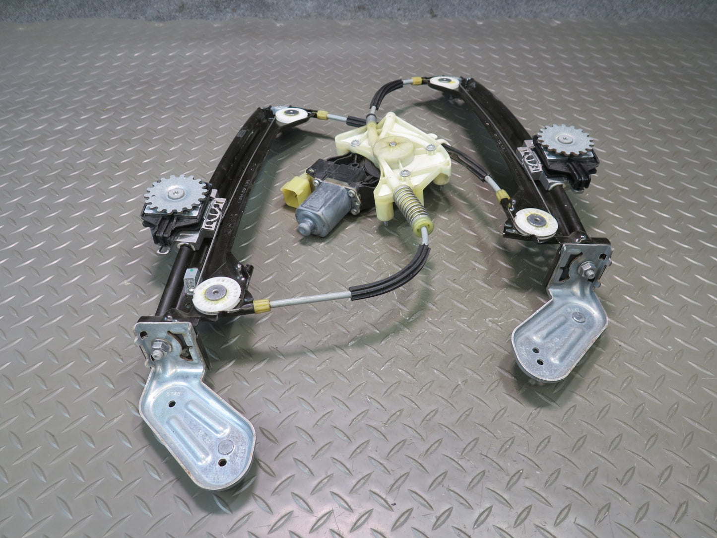 2014-2020 Maserati Ghibli M157 Rear Left Driver Door Window Regulator W/ Motor