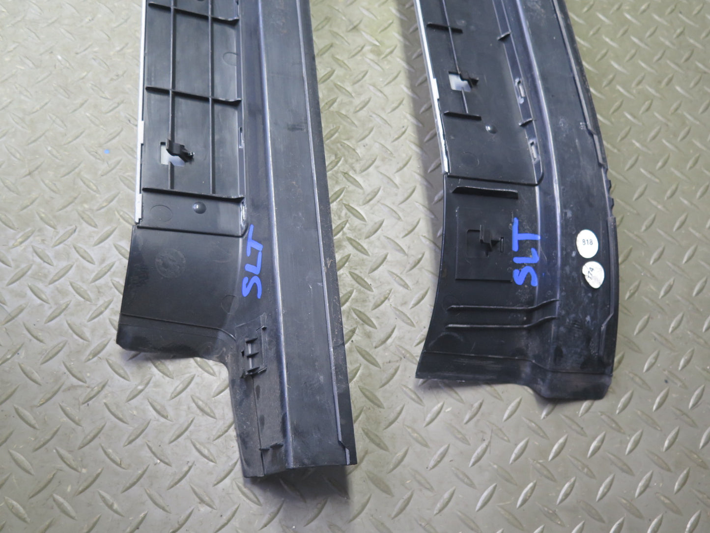 07-08 Mercedes R230 SL55 AMG Set of 2 Door Outer Scuff Sill Plate Trim Set OEM