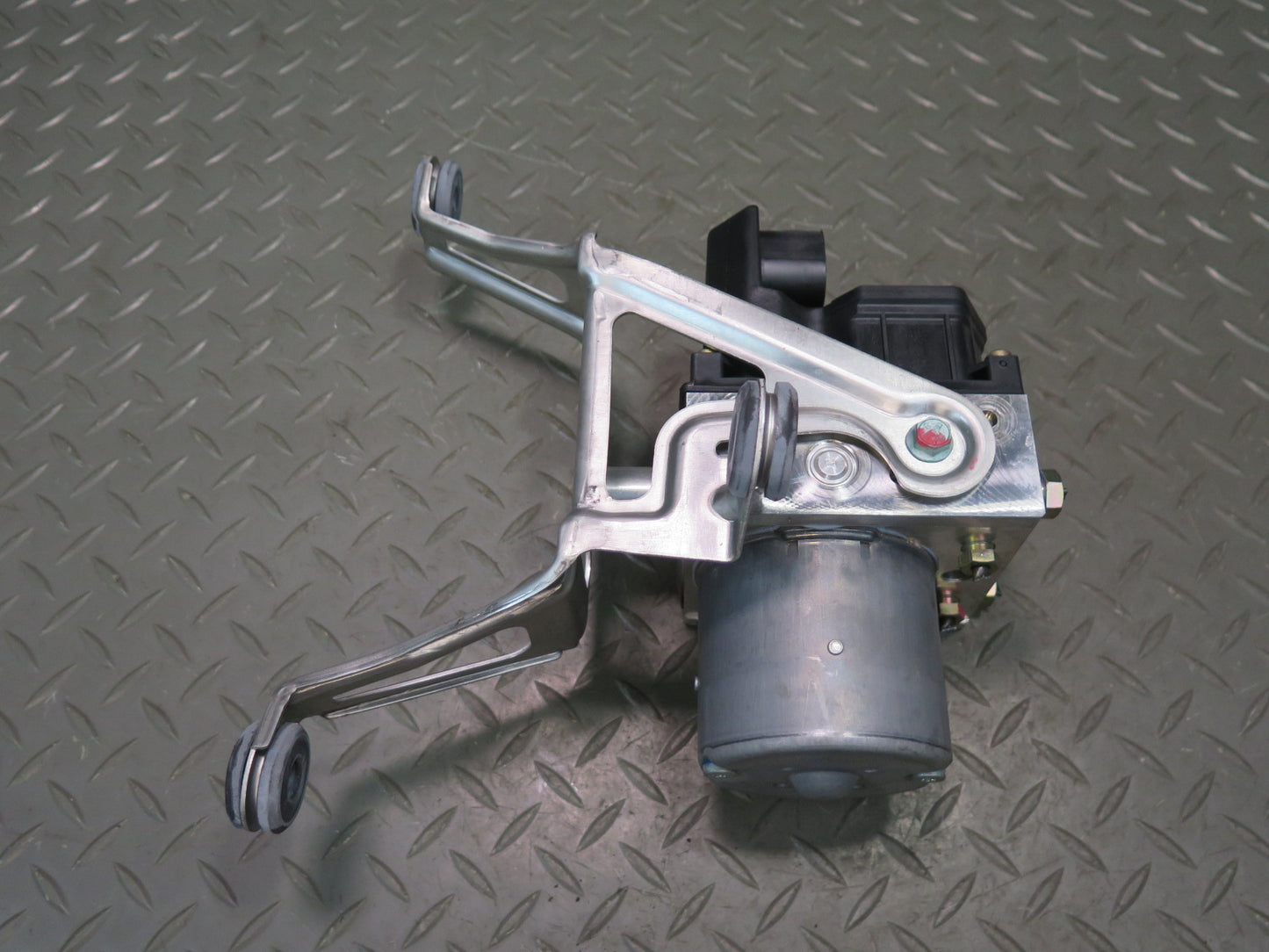 2002 Porsche Boxster 986 ABS Anti Lock Brake Pump Actuator Control Module