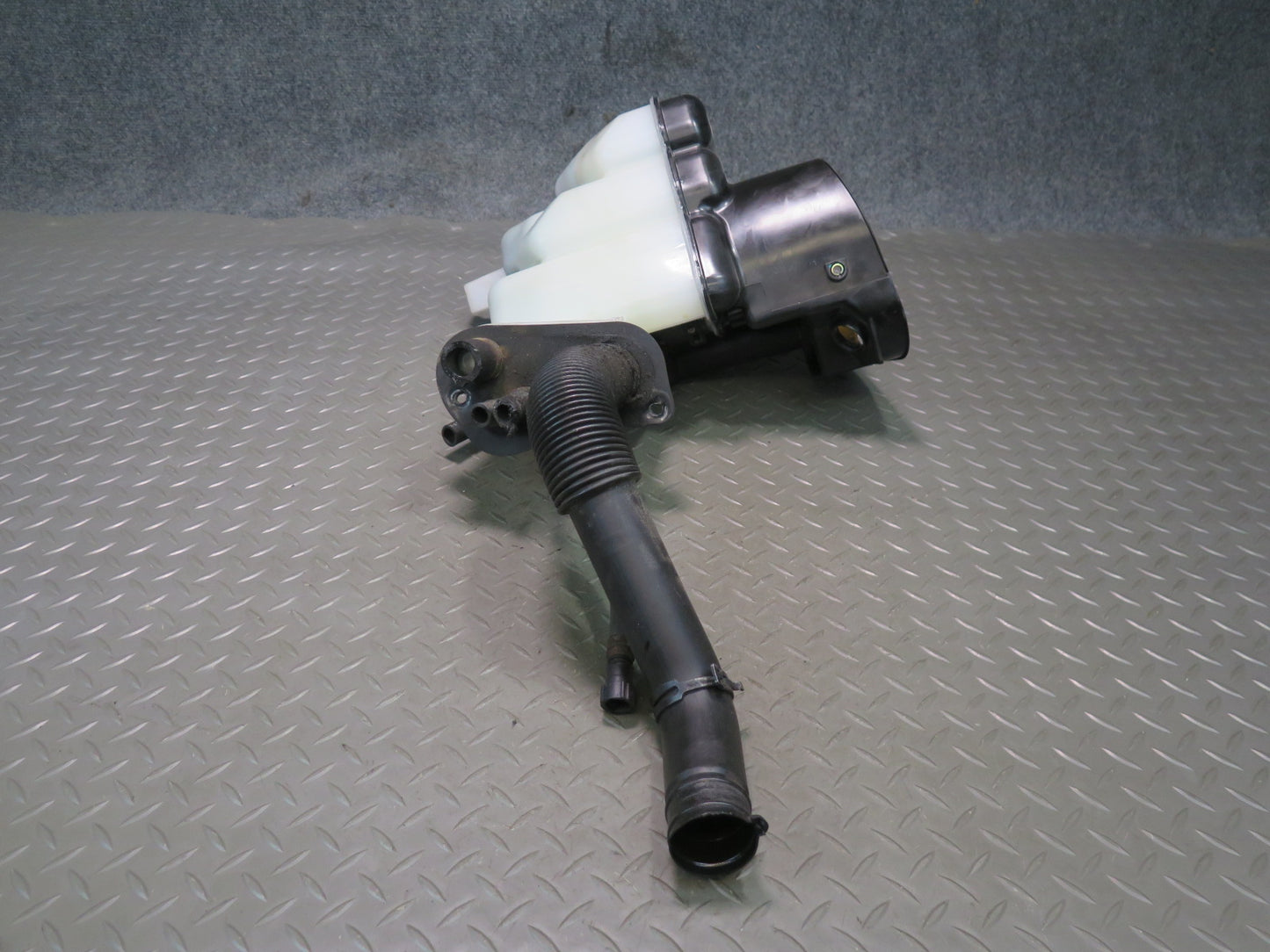 2000-2004 Porsche Boxster 986 Radiator Overflow Expansion Fluid Tank Reservoir