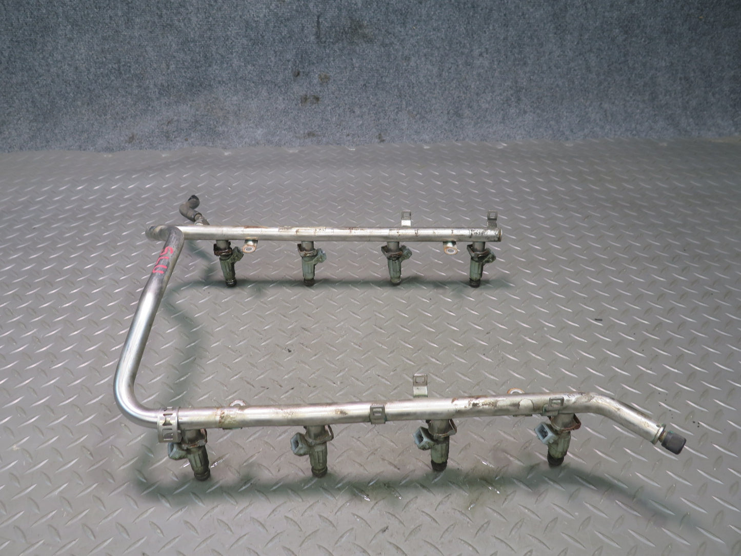 99-02 Mercedes R129 SL500 M113.961 Engine Fuel Rail w Injectors & Hose Assy OEM