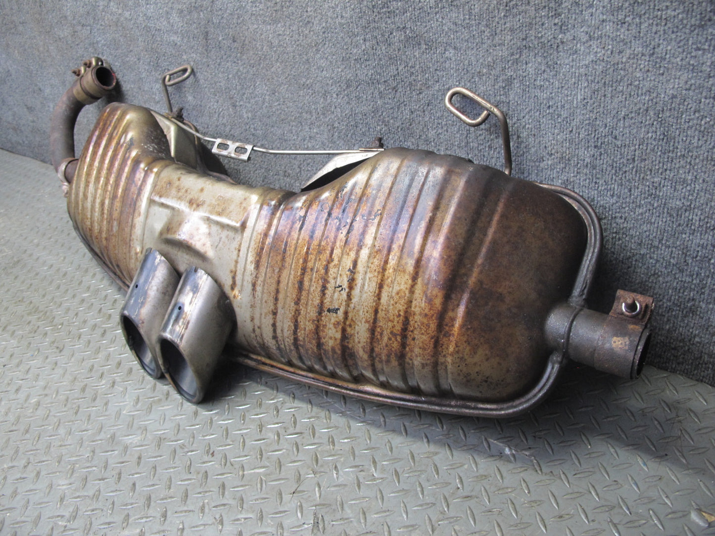2000-2002 Porsche Boxster S 986 3.2L Rear Exhaust Muffler w Tips 99611114105