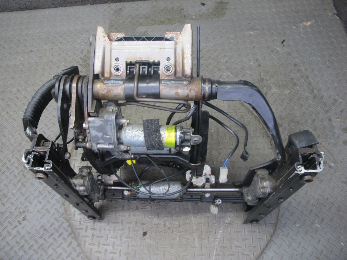 96-99 BMW E36 328i Convertible Front Right Seat Lower Frame Track Rail Motor OEM