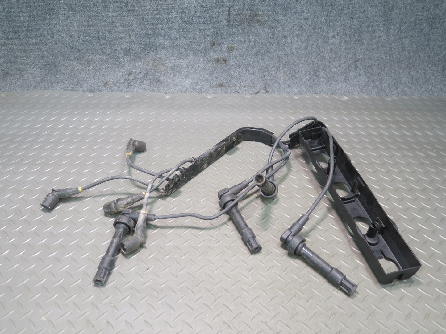 96-99 BMW E36 318ti 1.9L M44 Ignition Coil Spark Plug Pack OEM