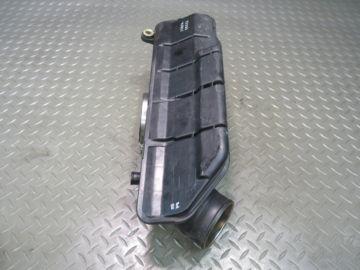 1997 Toyota Celsior UCF20 Air Intake Connector S Pipe 17875-50111 OEM