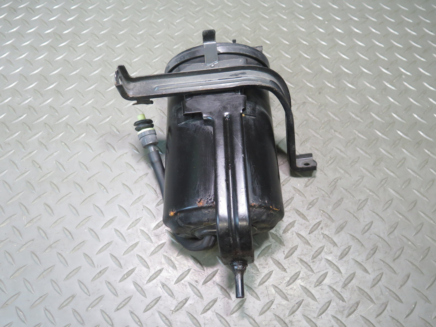 92-93 Lexus UZZ30L SC300 SC400 Fuel Evap Vapor Canister 77740-24030 OEM