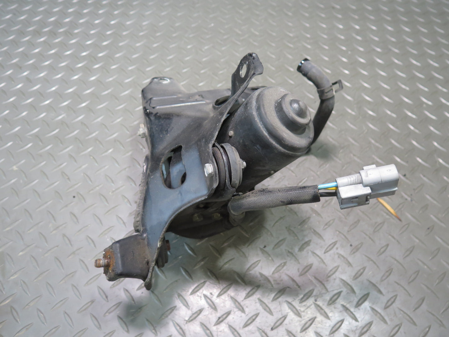 92-95 Lexus UZZ30L SC300 SC400 Anti Lock Brake ABS Pump w Accumulator Assy OEM