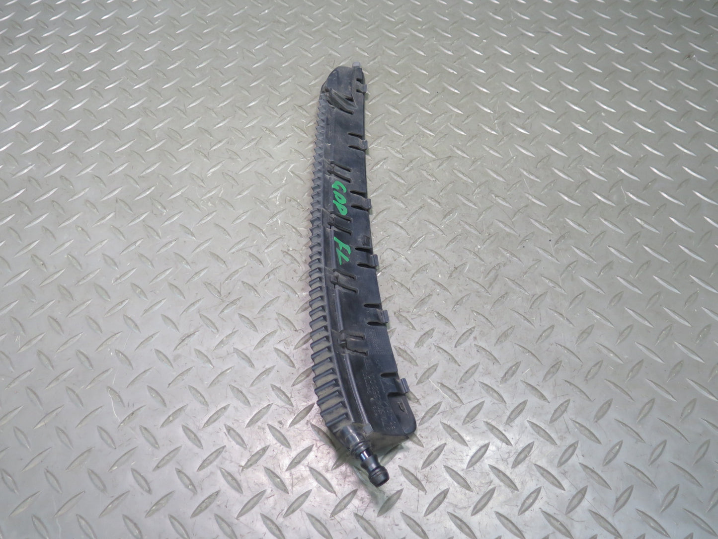 2010-2016 Porsche Panamera 970 Front Left Fender Mount Bracket Support