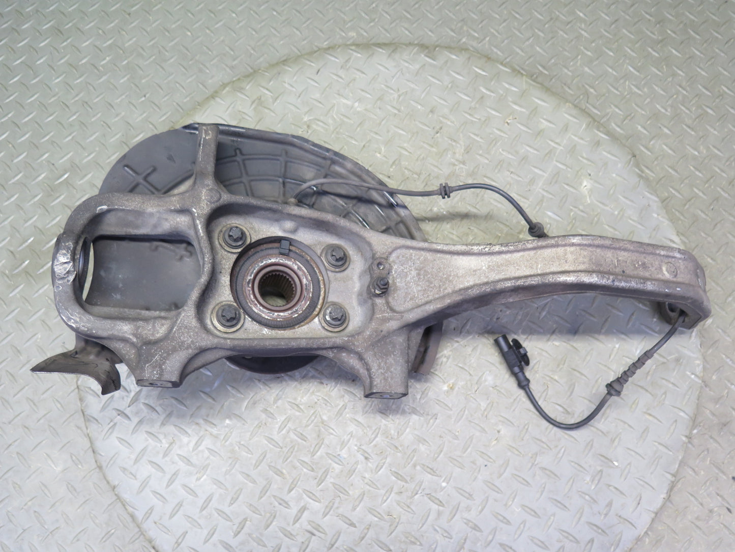 14-17 Maserati Ghibli M157 SQ4 AWD Front Left Side Spindle Knuckle Wheel Hub