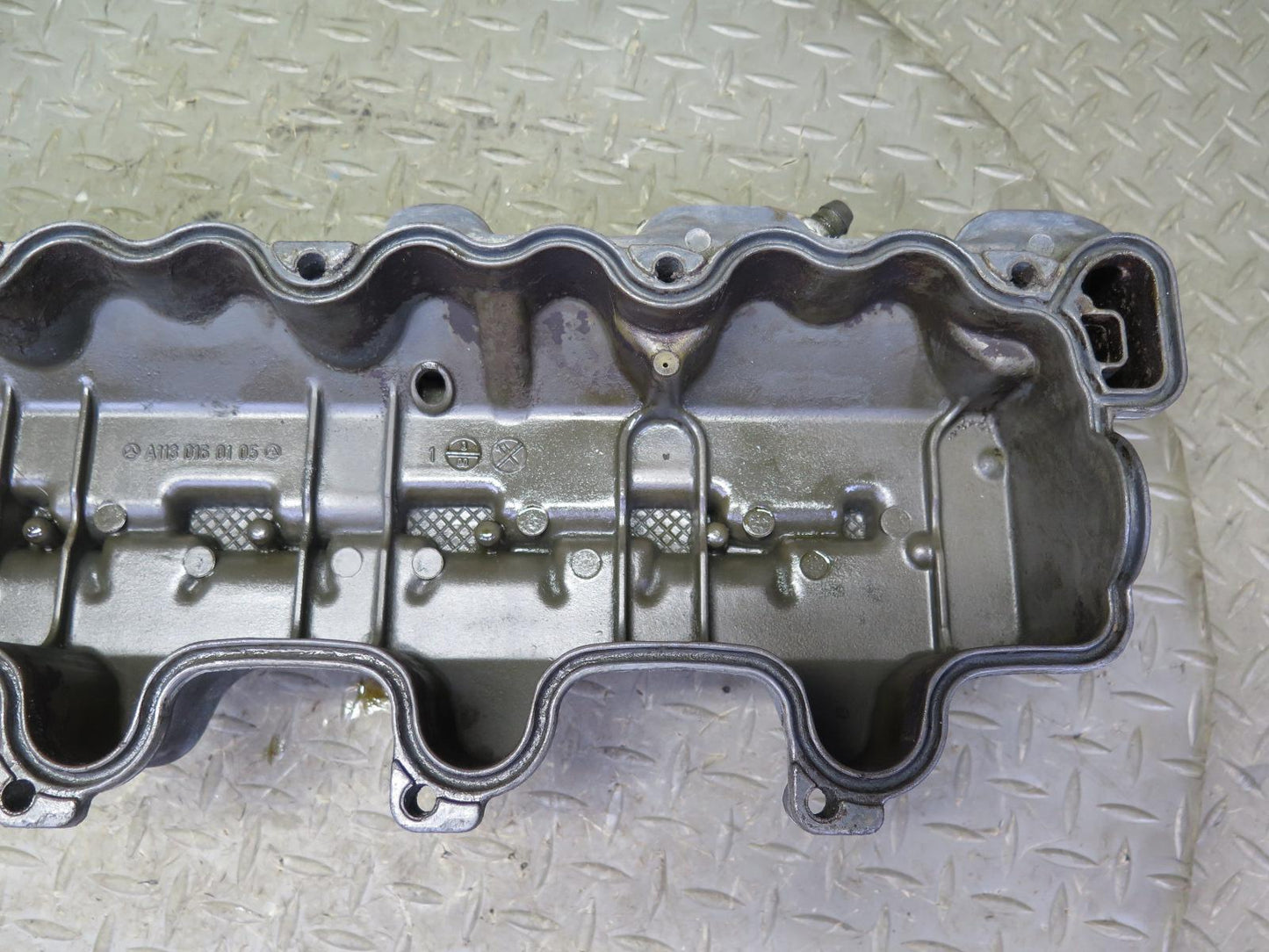 99-02 Mercedes R129 SL500 5.0 113.961 Engine Right Cylinder Head Valve Cover OEM