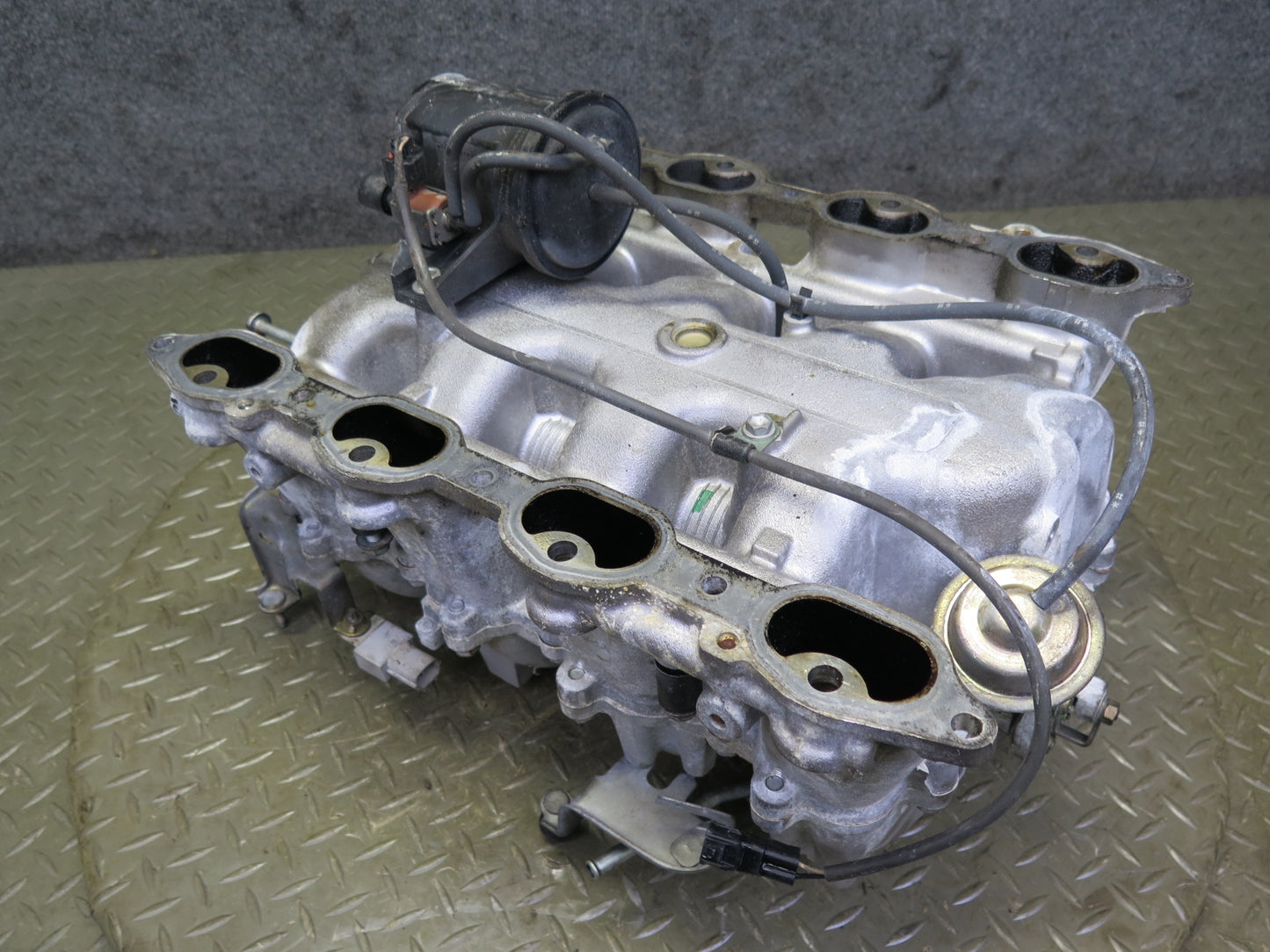 02-05 Lexus UZZ40L SC430 Upper & Lower Engine Air Intake Manifold 104K Miles OEM