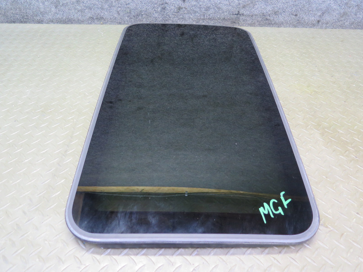 2014-2020 Maserati Ghibli M157 Upper Sunroof Moon Roof Glass Window