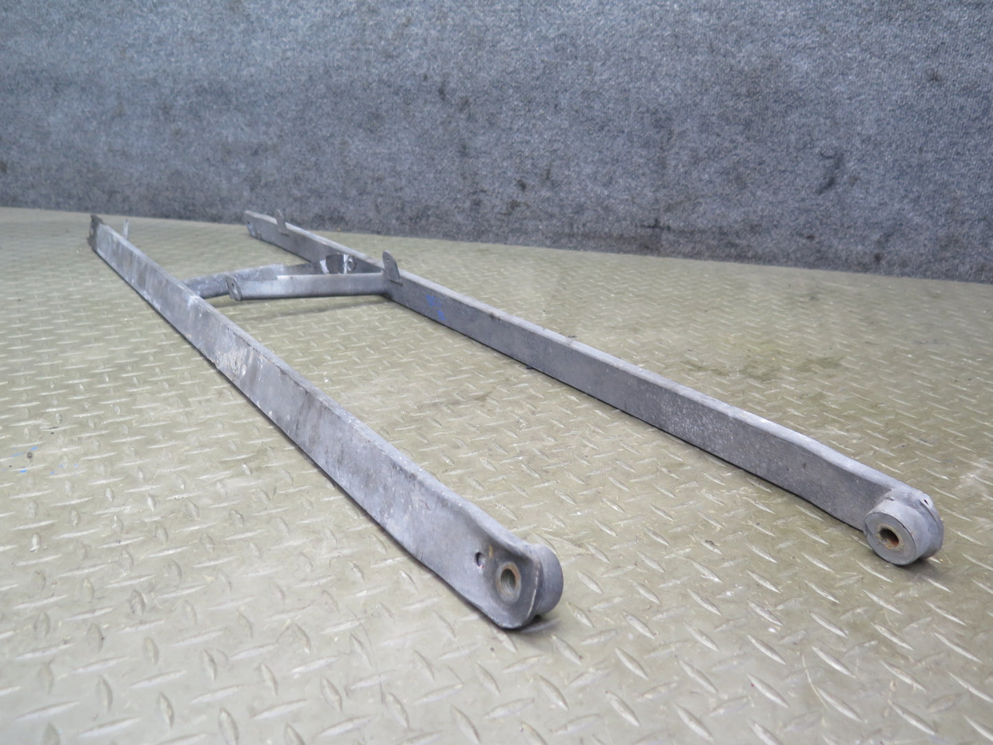03-08 BMW E85 Z4 Set of 2 Rear Suspension Subframe Support Rail Bracket OEM