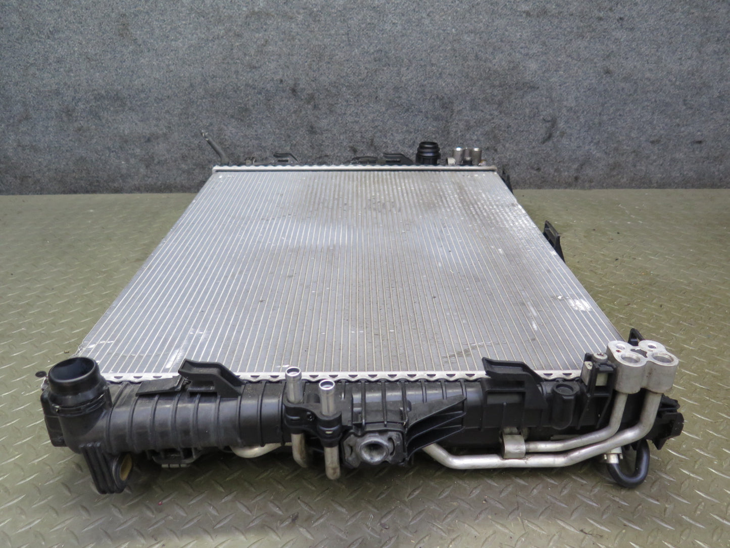 2011-2014 Porsche Cayenne 958 S 4.8L Engine Radiator Core Support Assembly