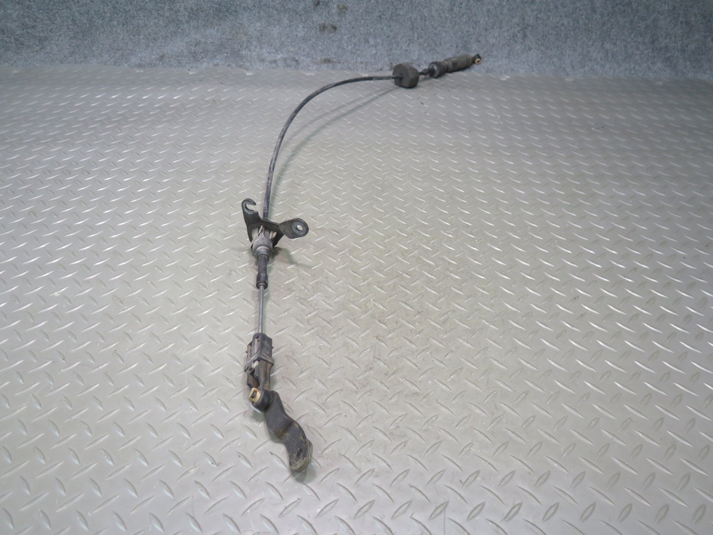 2004-2006 Cadillac XLR 4.6L Automatic Transmission Shifter Cable Assembly