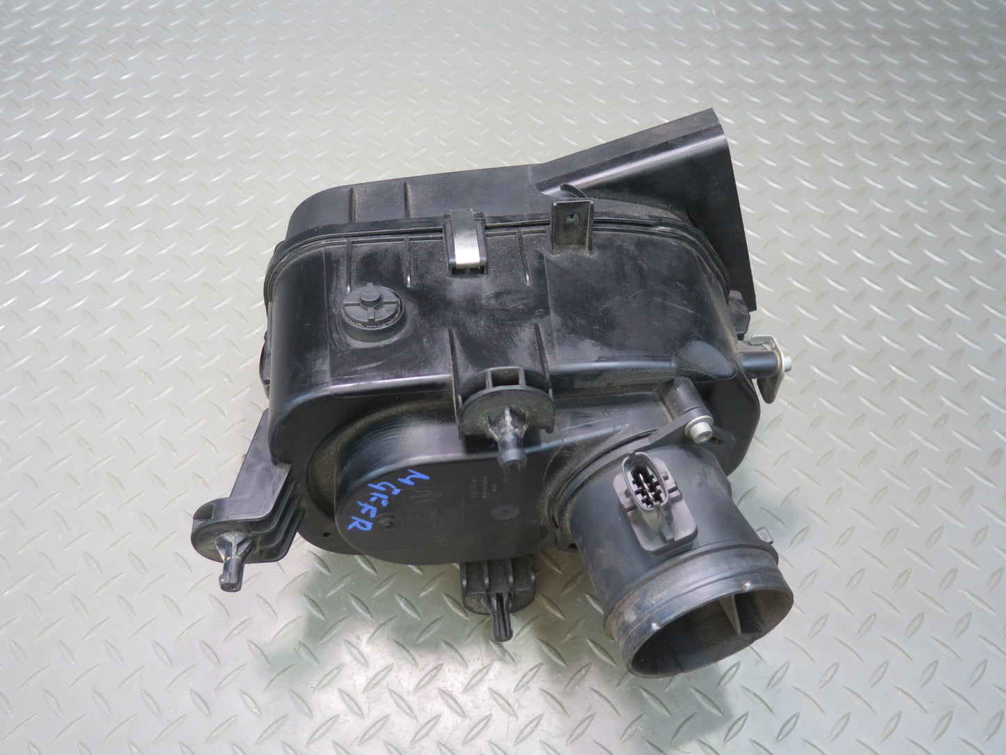 2014-2020 Maserati Ghibli M157 SQ4 3.0L Engine Right Air Cleaner Filter Box