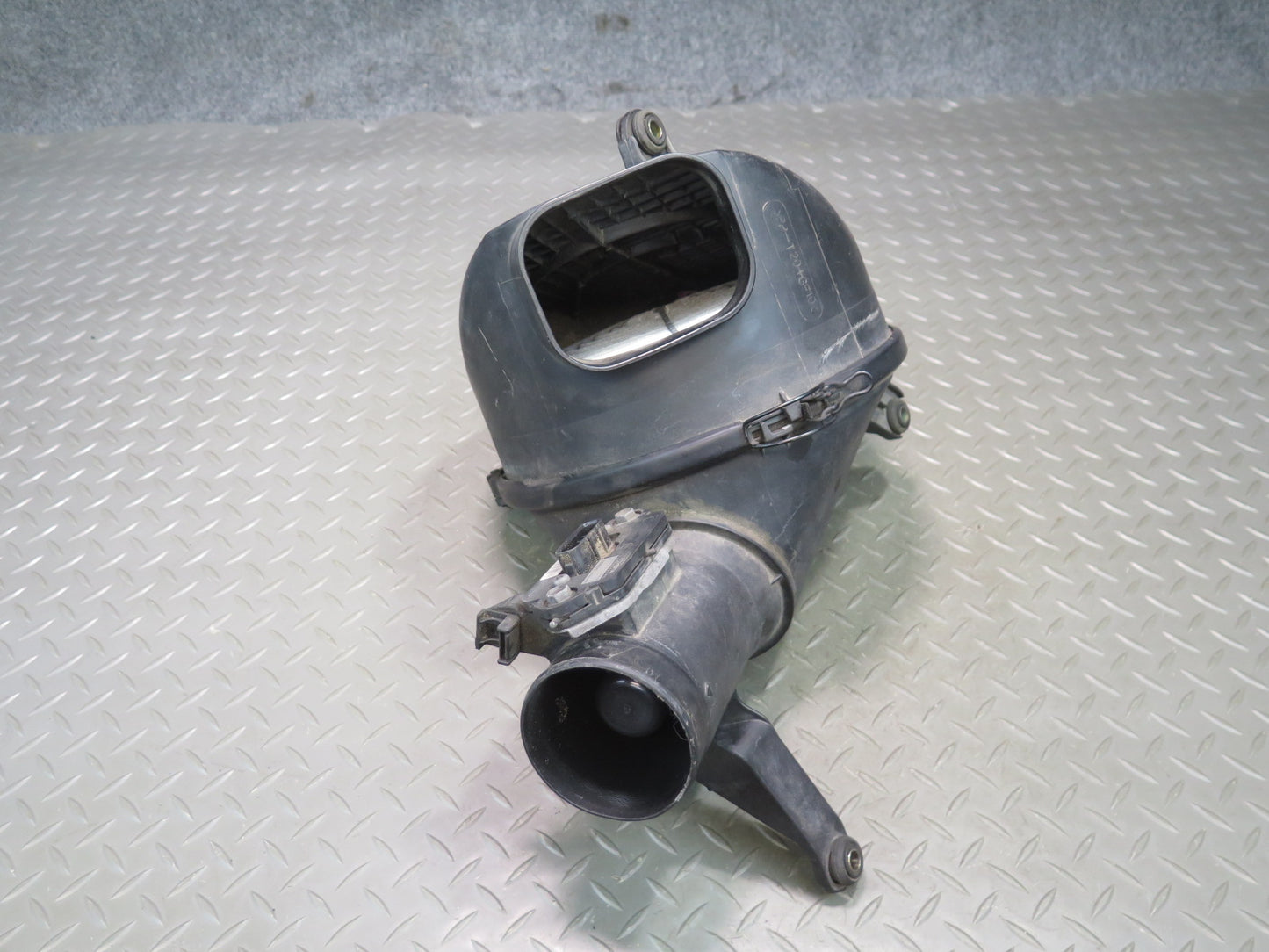 98-00 Lexus UCF20L LS400 Air Intake Cleaner Filter Box w MAF Sensor Assy OEM