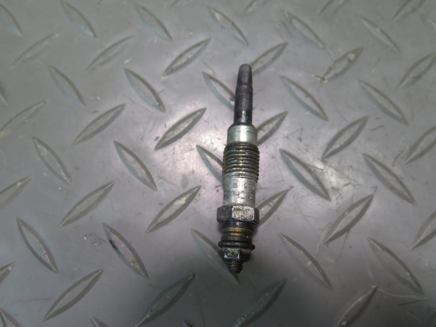 81-85 Mercedes W123 300D Set of 5 Diesel Glow Plug OEM