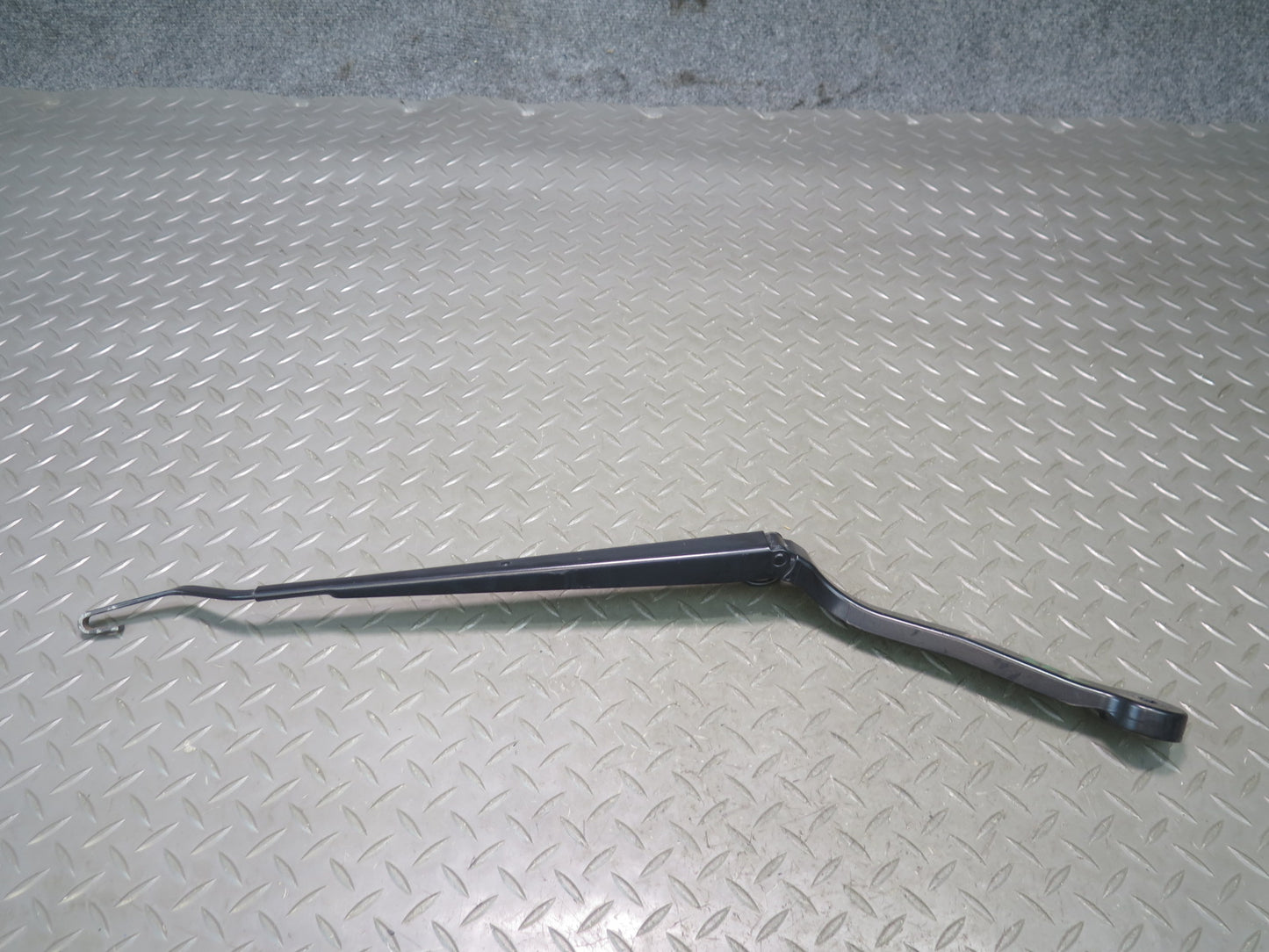 2014-2018 BMW F15 X5 Front Left & Right Windshield Wiper Arm Set of 2