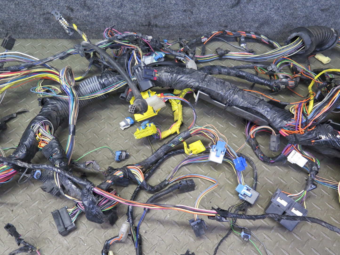 1993 Chevrolet Corvette C4 Coupe A/T Dash Wire Wiring Harness w Fuse Box OEM