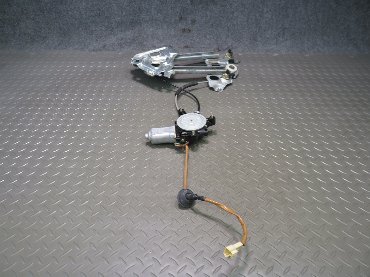 02-10 Lexus Z40 SC430 Rear Left Quarter Window Regulator w Motor OEM