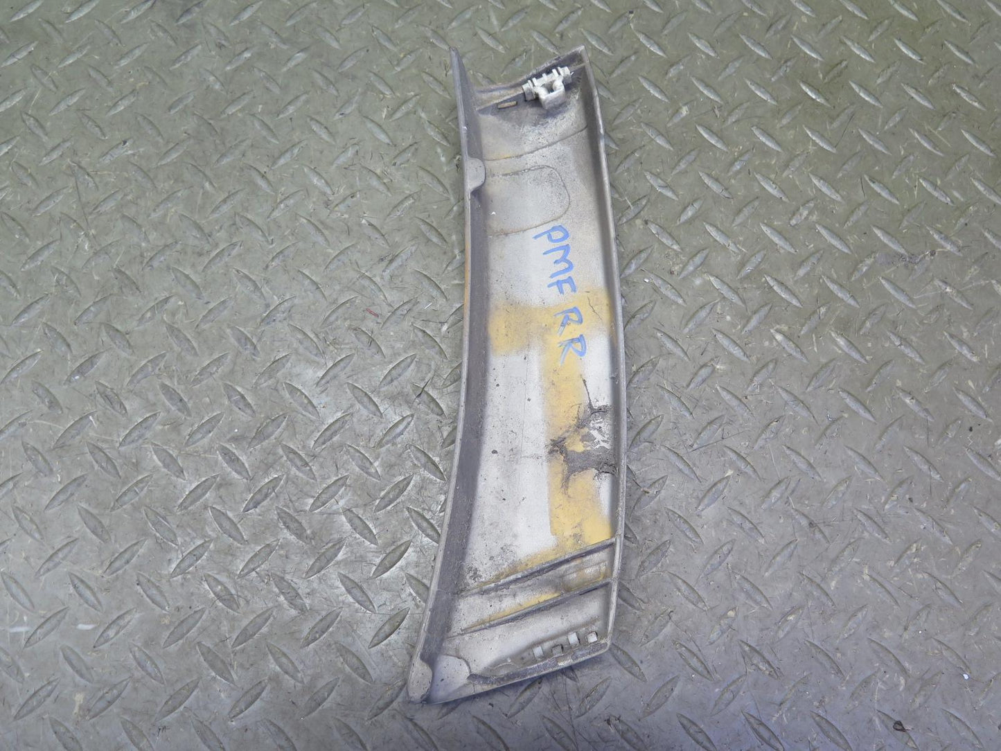 94-95 Mercedes W124 300D Sedan Right Door Fender Exterior Molding Trim Cover OEM