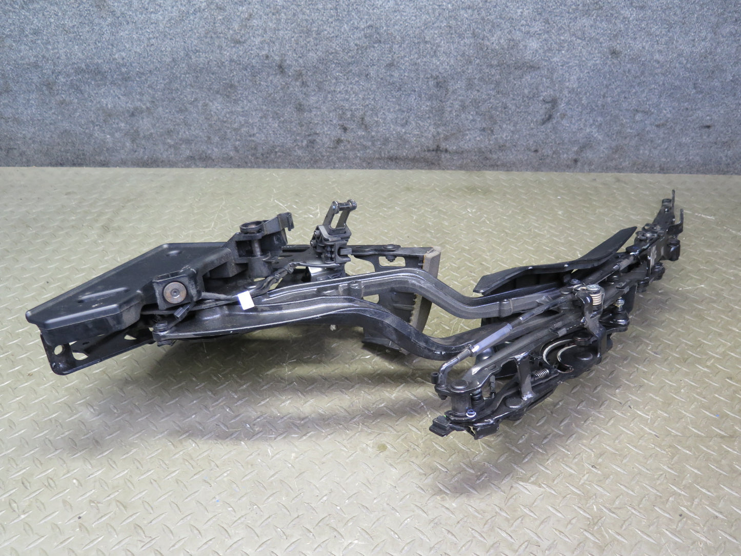 09-16 BMW E89 Z4 Convertible Rear Right TOP Roof Hinge OEM