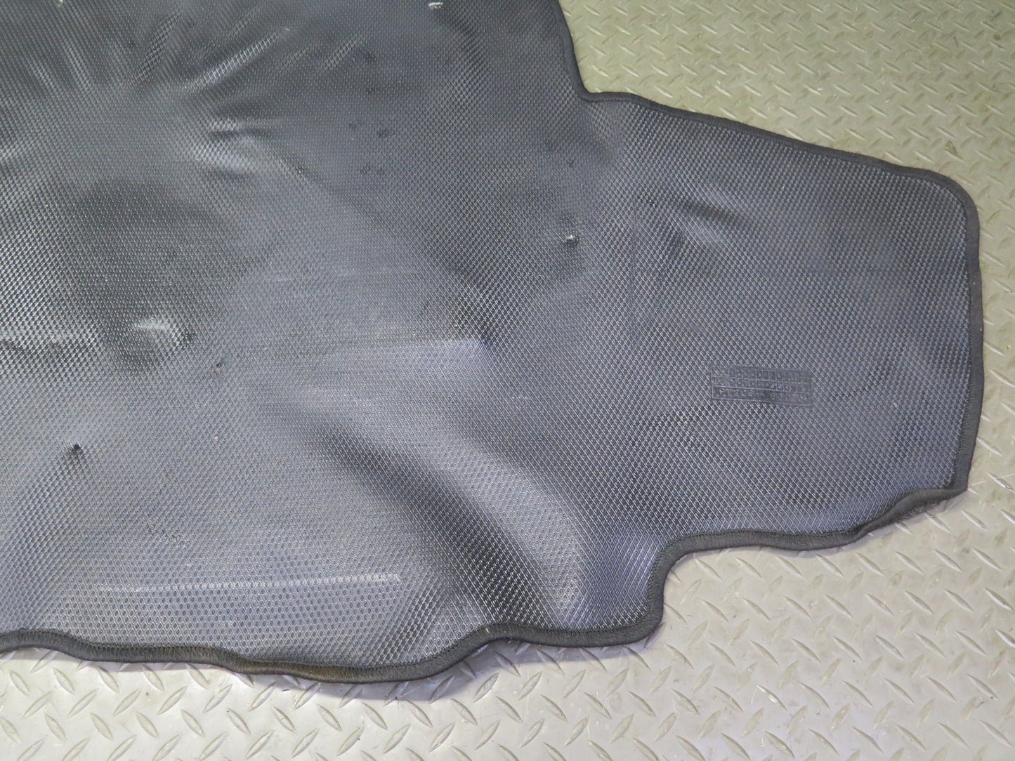 01-05 Lexus JCE10L IS300 Sedan Rear Trunk Floor MAT Carpet Cover OEM