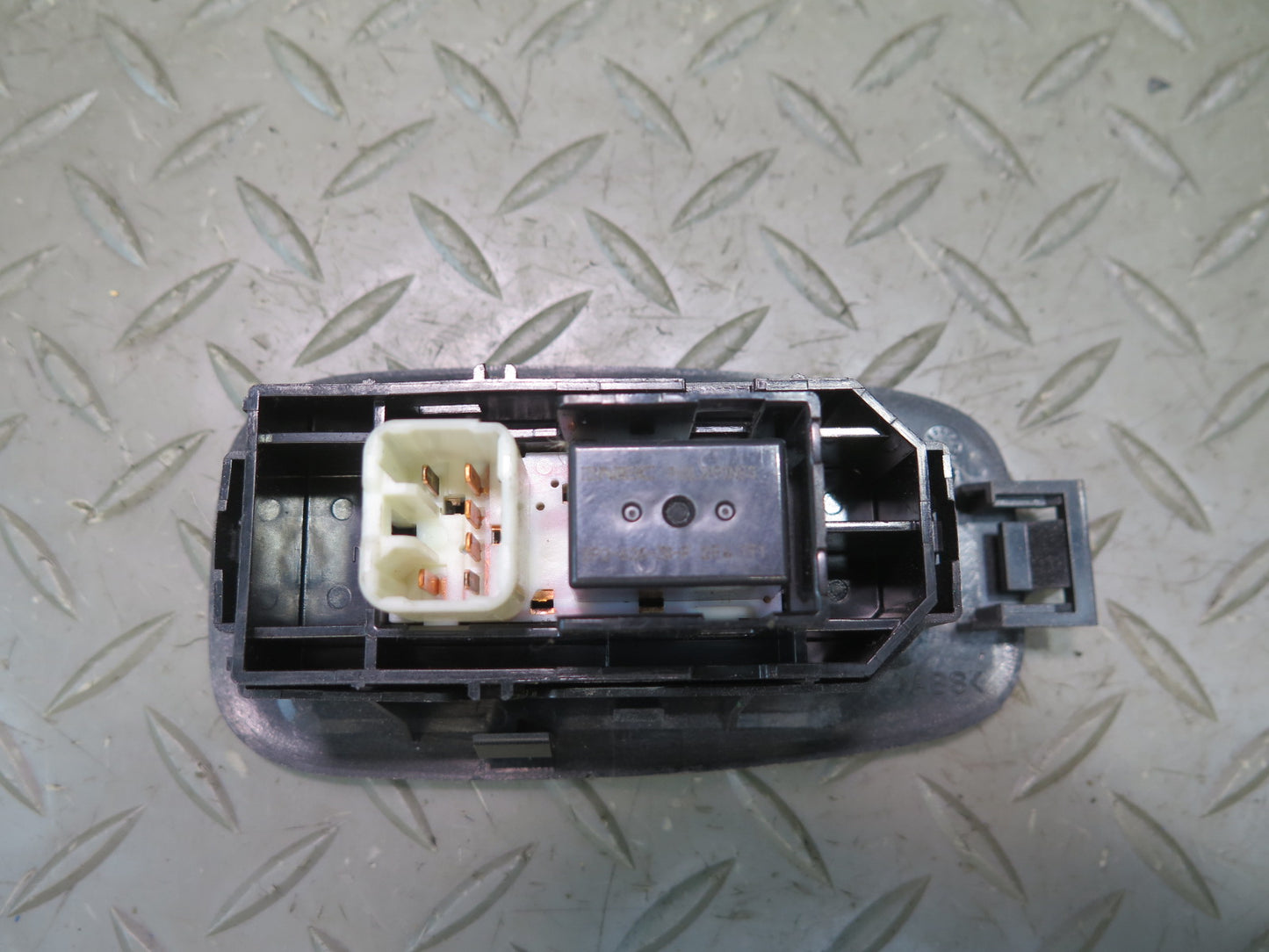 01-05 Lexus JCE10L IS300 Set of 4 Front & Rear Door Window Mirror Switch OEM