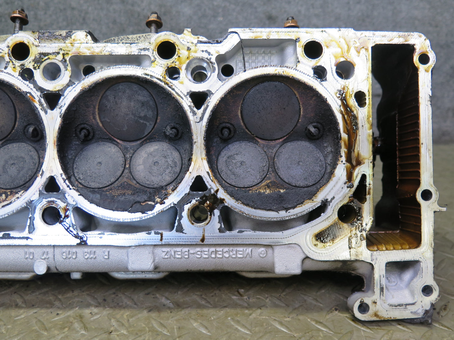 99-02 Mercedes R129 SL500 5.0L 113.961 Engine Right Cylinder Head w Camshaft OEM