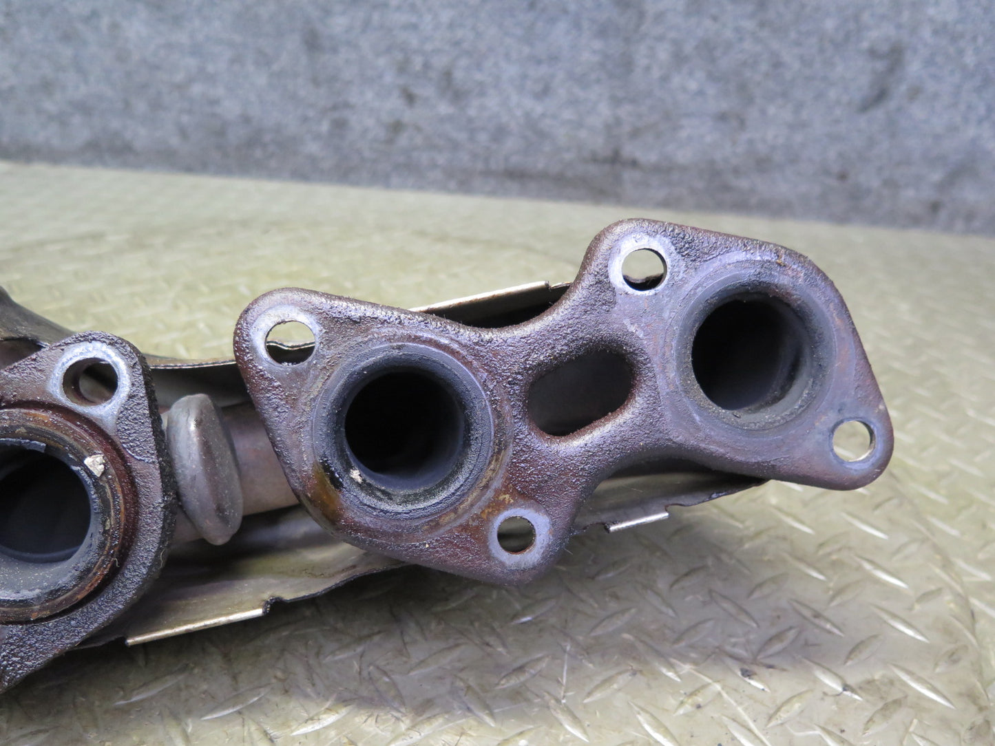 98-00 Lexus UCF20L LS400 1UZFE Right Exhaust Manifold w O2 Oxygen Sensor OEM