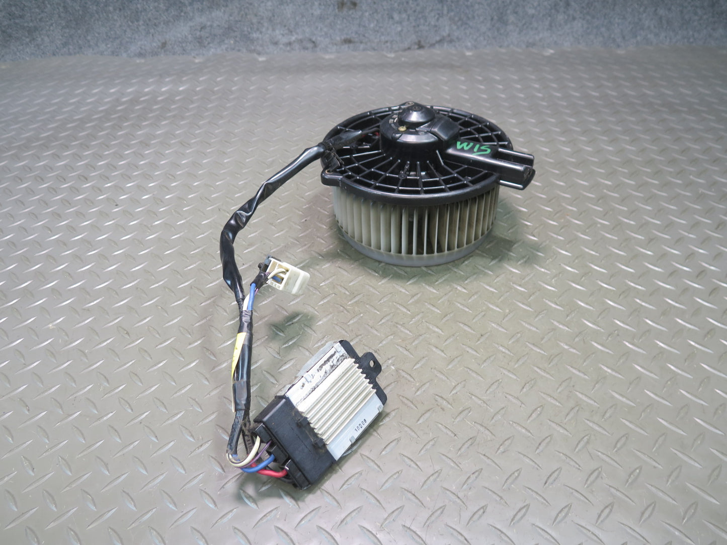 01-05 Lexus JCE10L IS300 A/C Heater Blower Motor Fan w Control Module Set OEM