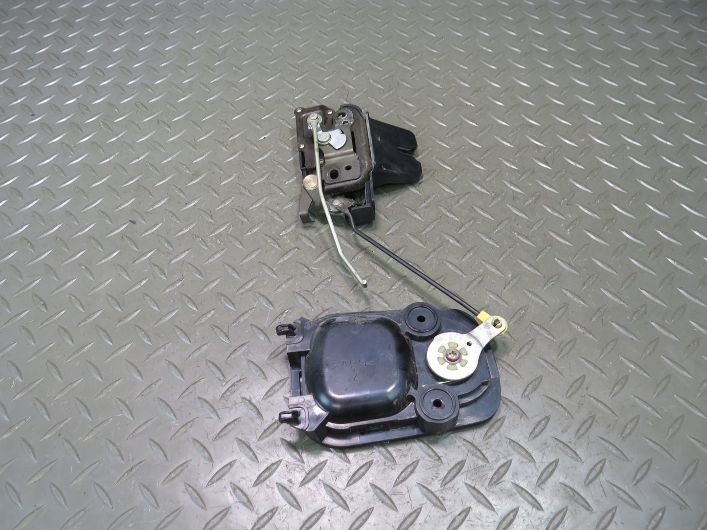 01-05 Lexus IS300 Sedan Rear Trunk Lock Latch Actuator w Release Handle OEM