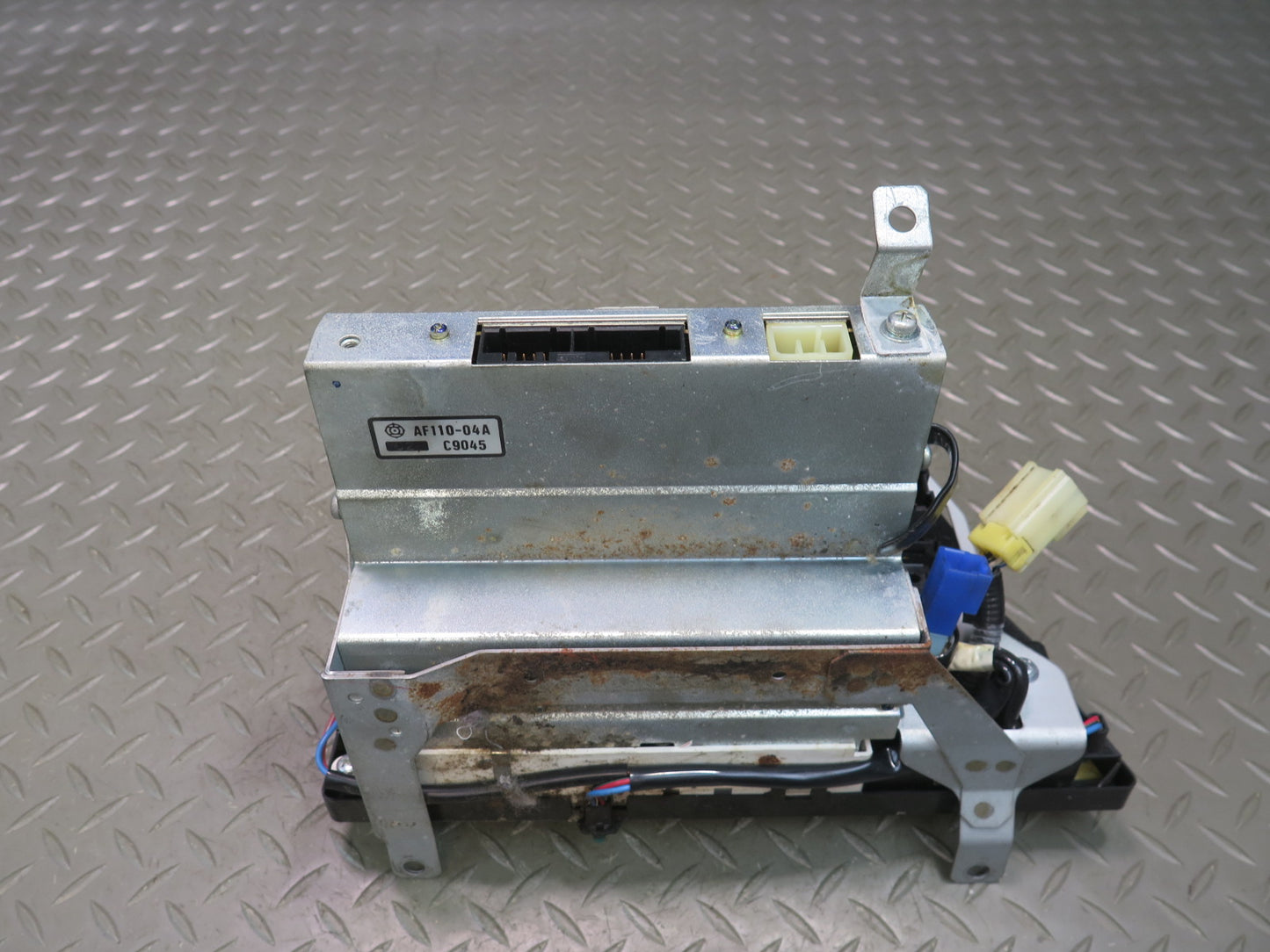 85-86 Nissan Z31 300ZX A/C Heater Climate Control Switch Panel w Radio Mount OEM